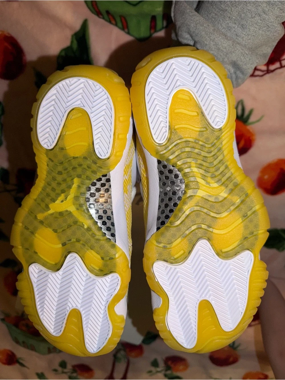 NEW Air Jordan 11 Low Yellow Snakeskin Shoes Sneakers Women’s 6.5 - 5 Youth